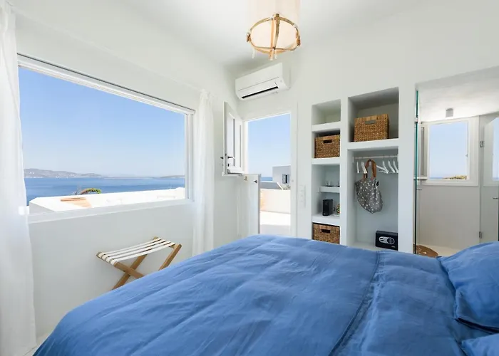 Nostos * Antiparos Town